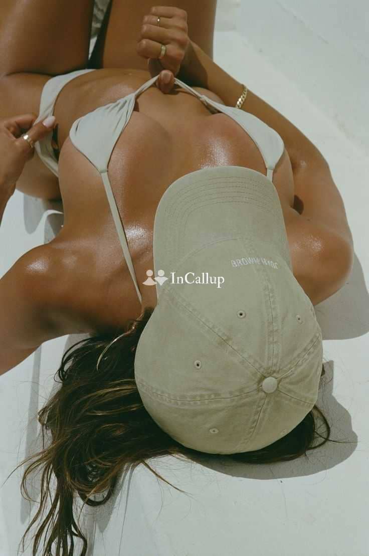 available for private dates known for being ravishing flawless black eyes and black hair - Call Girls in Betul