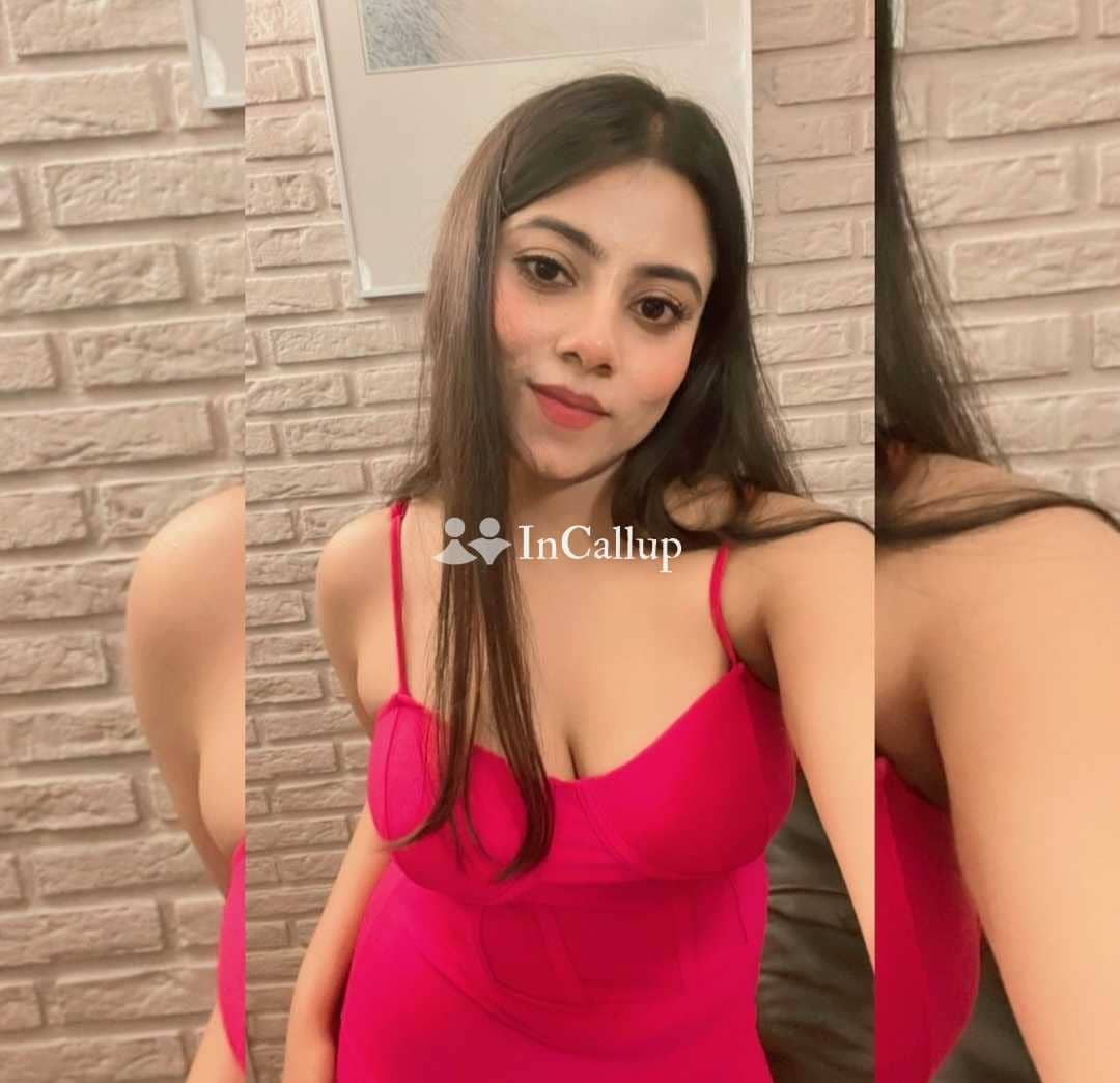 with black body type and black eyes known for being smart living in bhaderwah available for incall - Call Girls in Bhaderwah