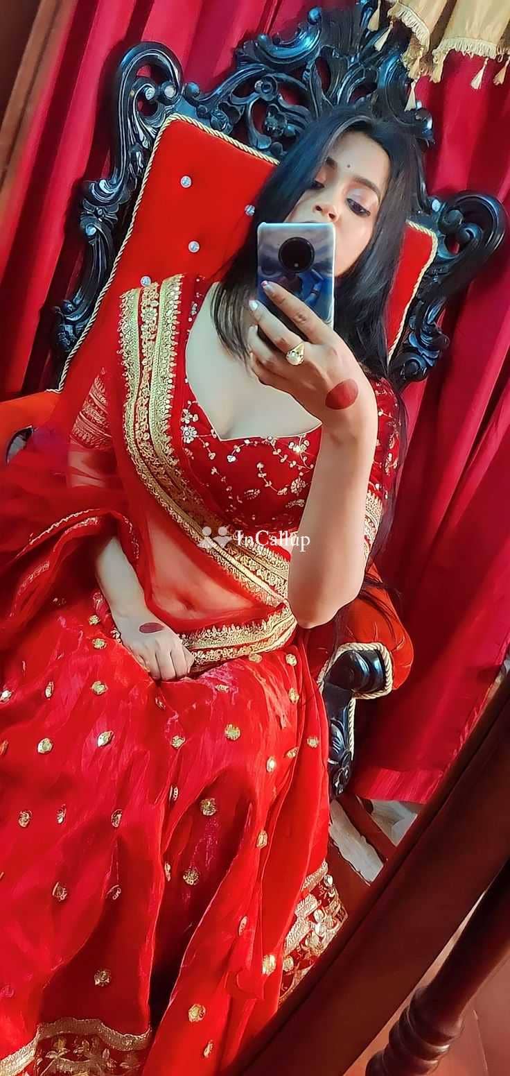 available for private dates delicate red hair and blue eyes known for being enchanting desirable - Call Girls in Bhagalpur