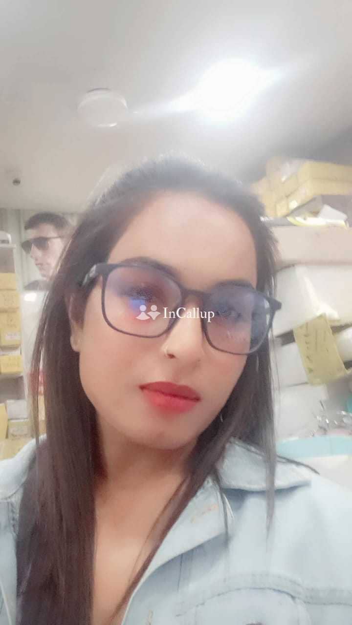 with black body type and brown eyes playful from bharuch i am komal a twenty one year old call girls - Call Girls in Bharuch