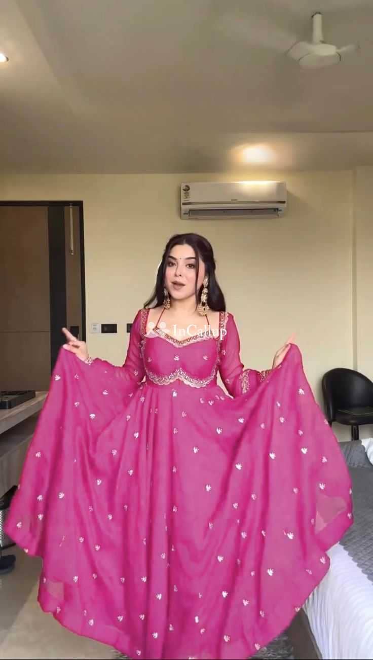 sexy tanish sharma twenty three years old call girls seductive blonde hair and black eyes - Call Girls in Bhojpur