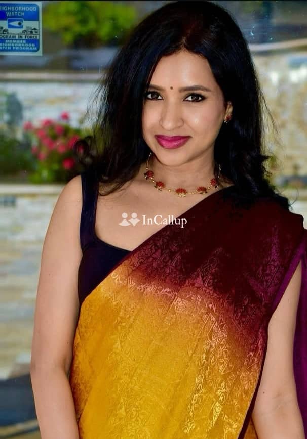 delicate black hair and black eyes available for short notice available available now trusted reliable service - Call Girls in Bhuj