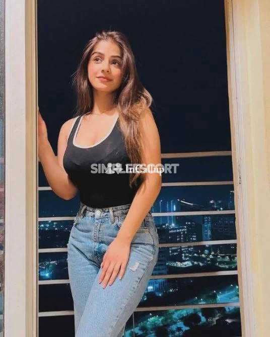 glamorous black hair and black eyes available for incall beautiful model in bhuj known for being glamorous - Call Girls in Bhuj