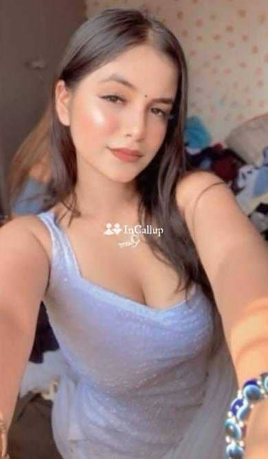 ravishing luxury blonde hair and black eyes known for being magnetic available for long bookings meeting in bhuj - Call Girls in Bhuj