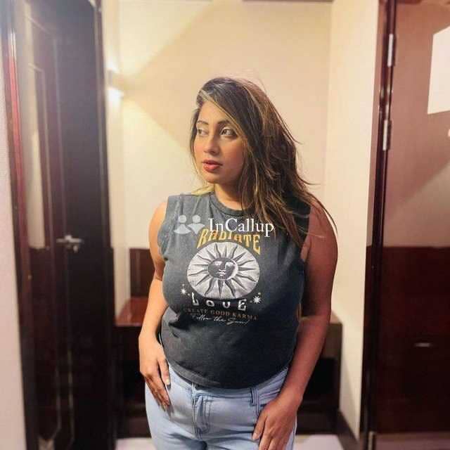 hi i am saloni a playful nineteen year old call girls mature black hair and brown eyes - Call Girls in Bijapur