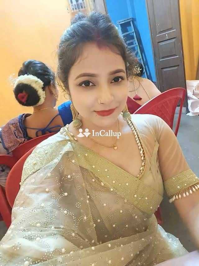 sexy girl from bokaro with slim body and black hair known for being charming available for girlfriend experience - Call Girls in Bokaro