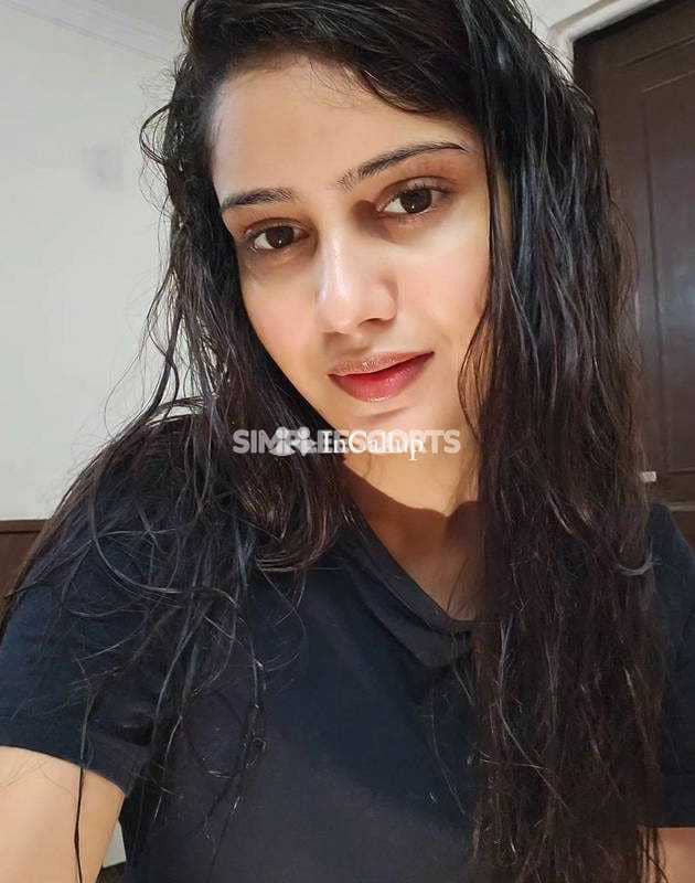 star with slim body and black hair available for both incall and outcall hot videocall standing woman on top escort - Call Girls in Central Delhi