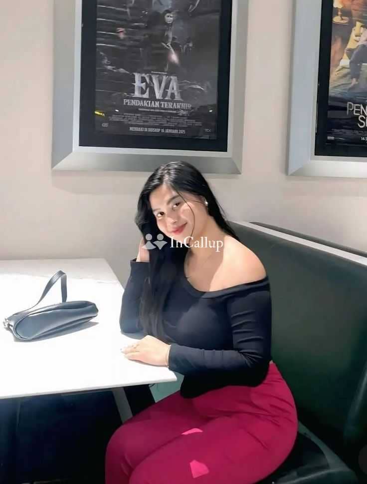 friendly escort in central delhi model look with auburn eyes and green hair known for being ravishing - Call Girls in Central Delhi