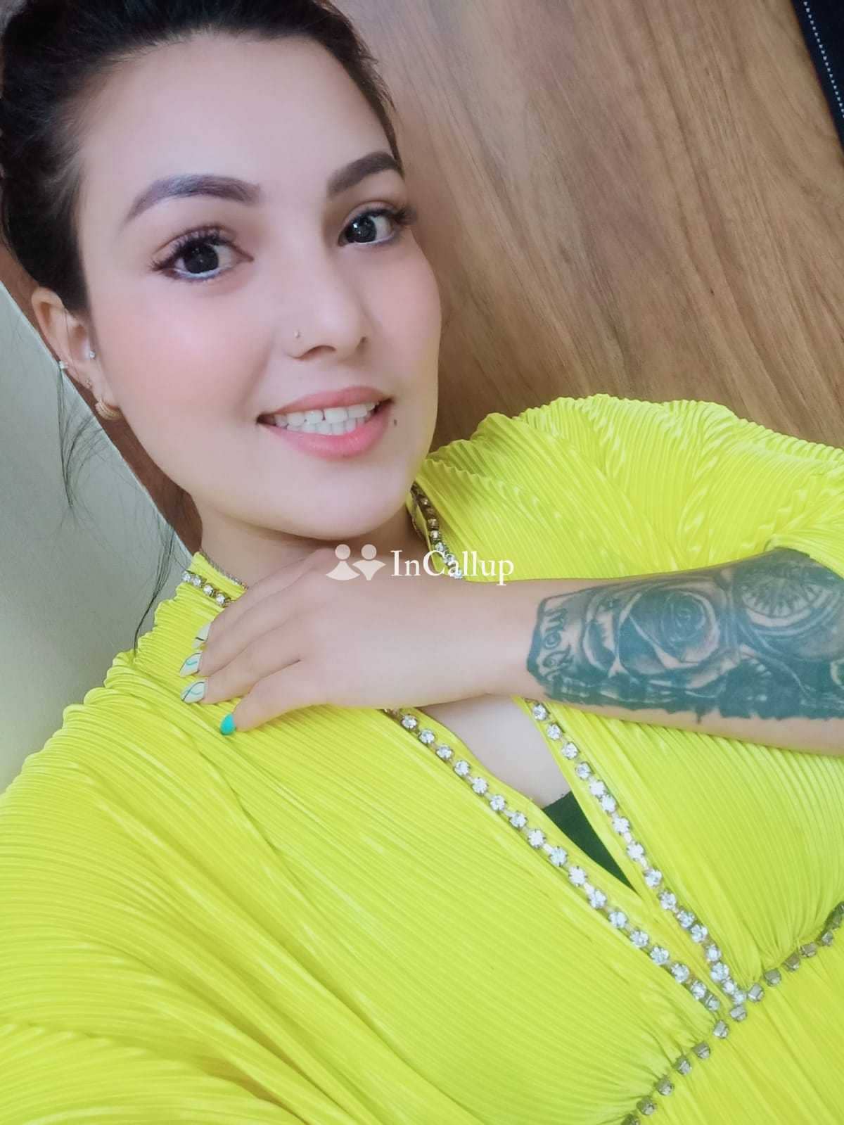 Low price service available in all time service available - Call Girls in Chanakyapuri