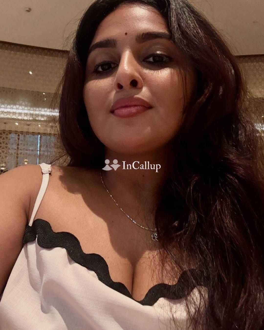 my name is riya and i am a twenty year old call girls available for available 24x7 known for being amorous - Call Girls in Chanakyapuri