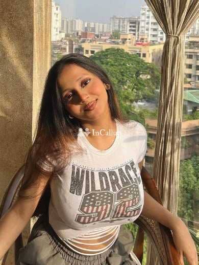 charming escort in chandrapur known for being sensual seductive black hair and brown eyes - Call Girls in Chandrapur