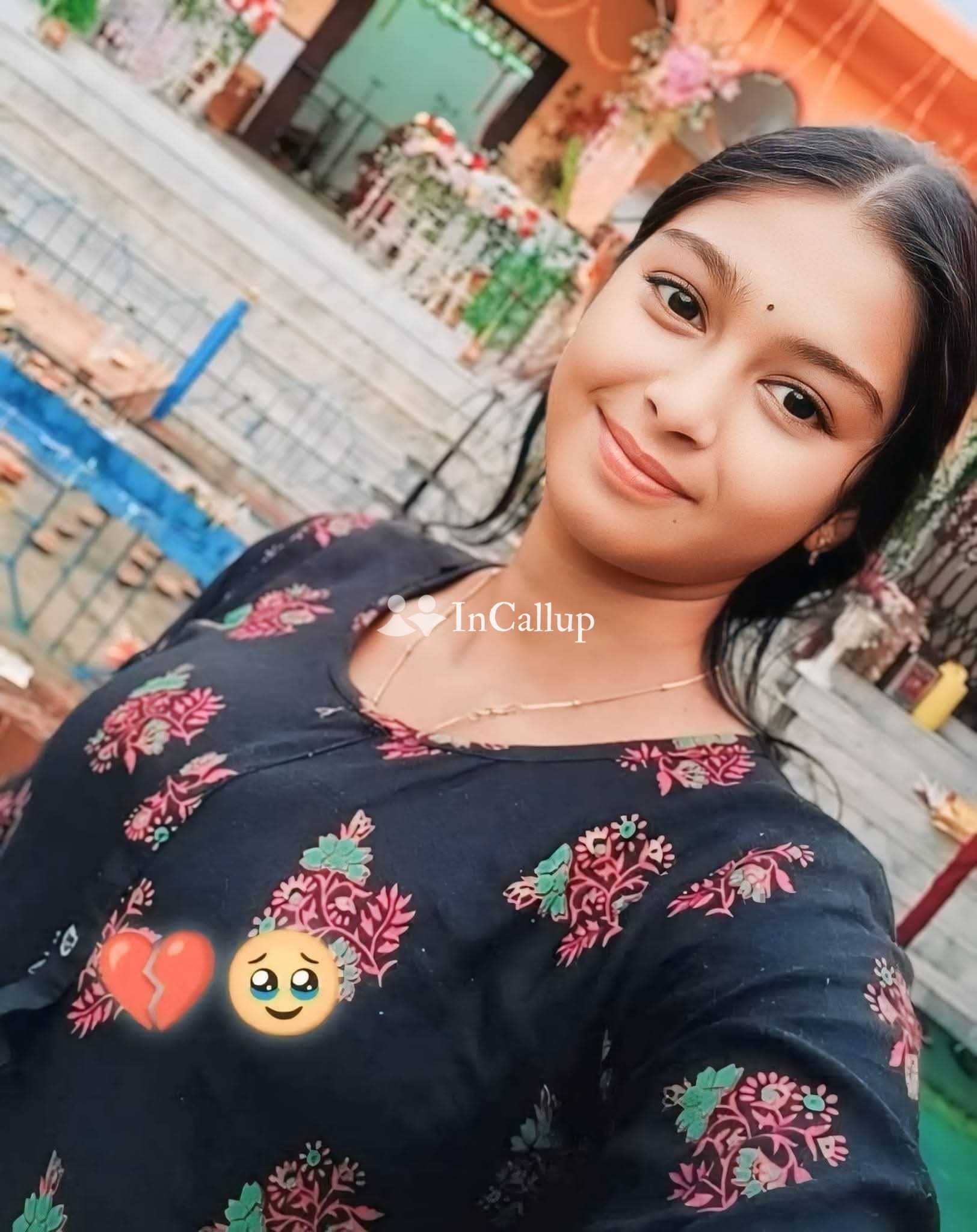 flirty elite nisha vip service twenty one years old call girls living in chapra cute black eyes and brown hair - Call Girls in Chapra