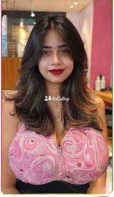 glamorous black hair and brown eyes known for being charming available for weekend fun lover - Call Girls in Chapra