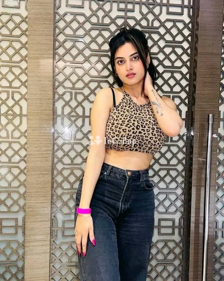 glamorous black hair and black eyes available now trusted reliable service - Call Girls in Chennai