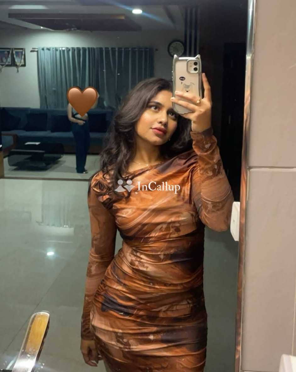 intimate sparkling blonde eyes and brown hair delightful janhvi twenty one year old call girls - Call Girls in Chennai