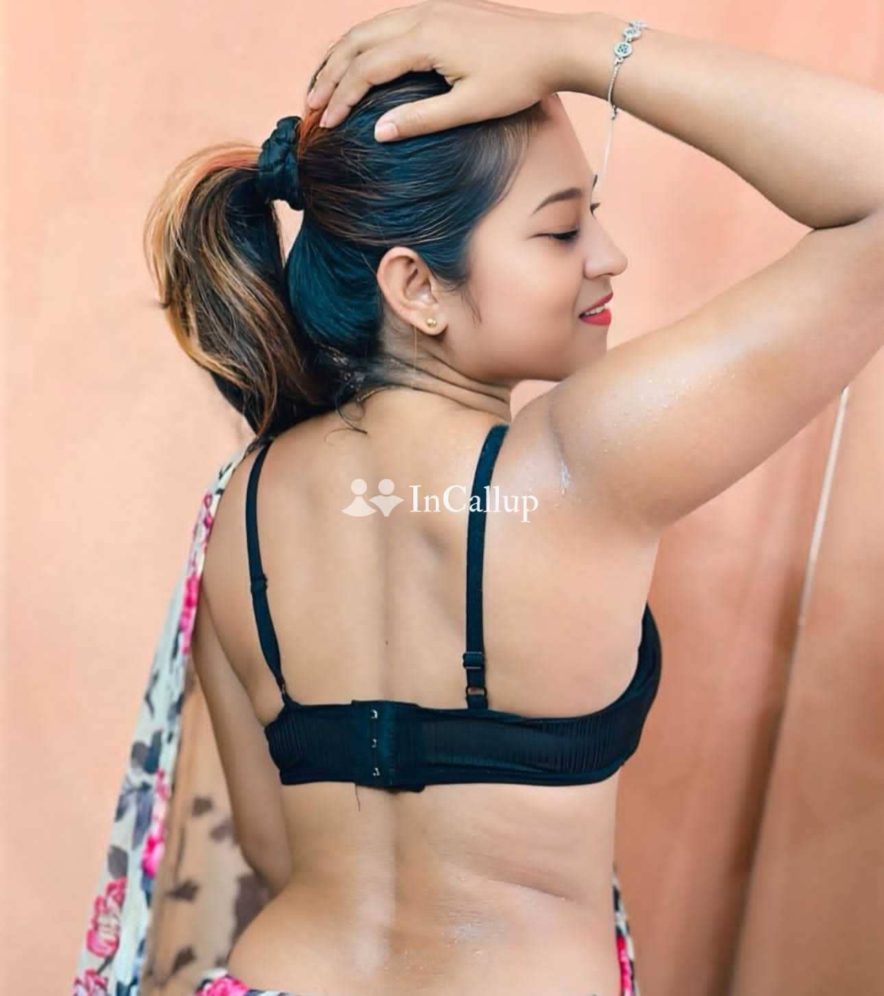Call me escort service vip college girl best service available - Call Girls in Chennai