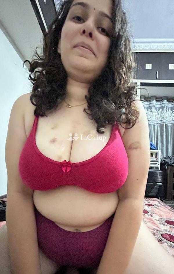 HOT AND SEXY INDEPENDENT GIRL WITH NICE BOOBS AND ASS FOR RIDE - Call Girls in Chikmagalur