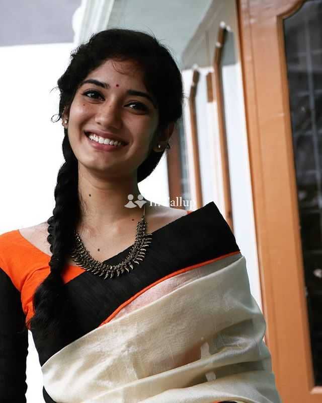 available for weekend fun genuine girlfriend experience 69 position girl perfect black hair and brown eyes - Call Girls in Chikmagalur