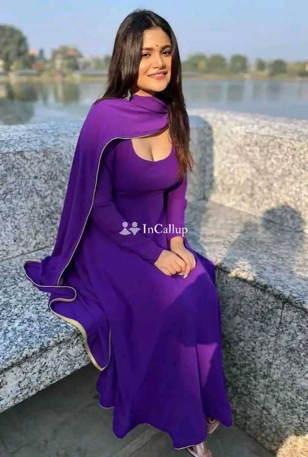 meet and enjoy with priya twenty two year old call girls gorgeous smile and black hair - Call Girls in Cooch Behar