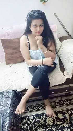 delightful brunette eyes and brown hair beautiful call me when twenty year old call girls girlfriend type - Call Girls in Darbhanga