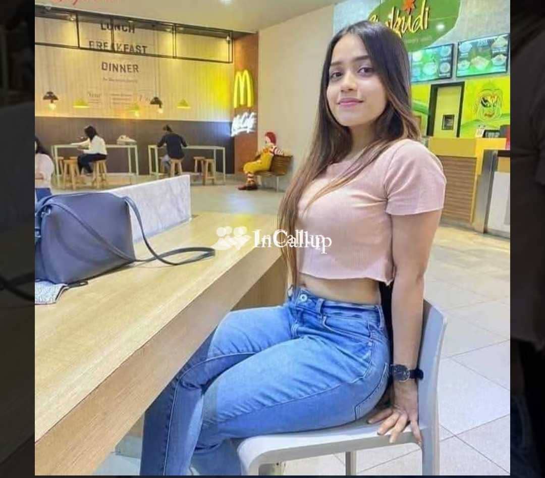 stylish bald hair and black eyes meet me in darbhanga known for being amorous available for day and night service - Call Girls in Darbhanga