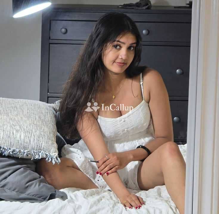 known for being bold available for overnight stays your city deoghar charming black eyes and brown hair - Call Girls in Deoghar