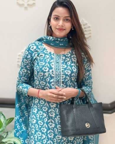 known for being friendly elite girlfriend experience services youthful brown hair and brown eyes - Call Girls in Deoghar