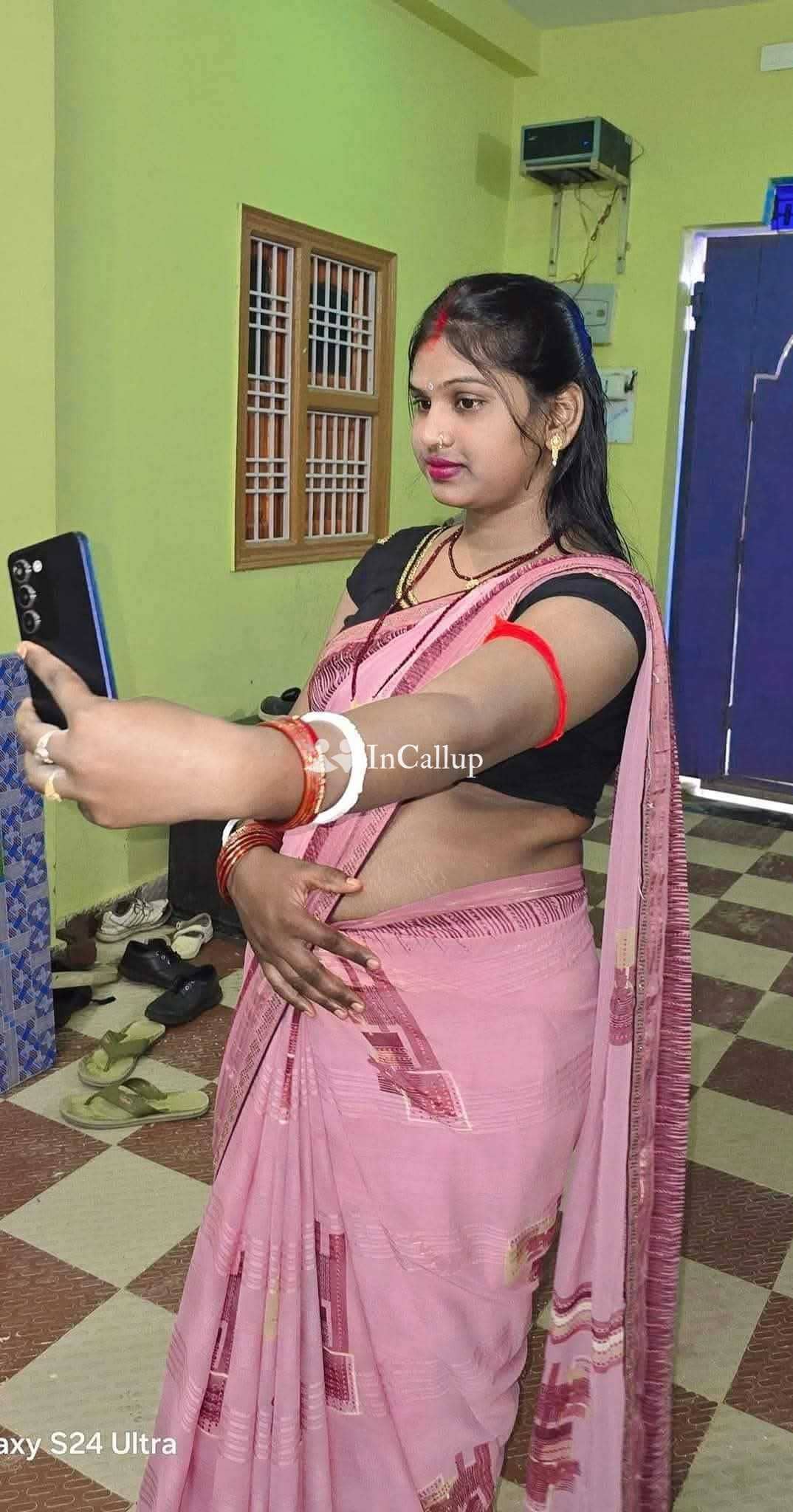 enjoy company of dewas simran kumari twenty one year old call girls beauty known for being cheerful - Call Girls in Dewas