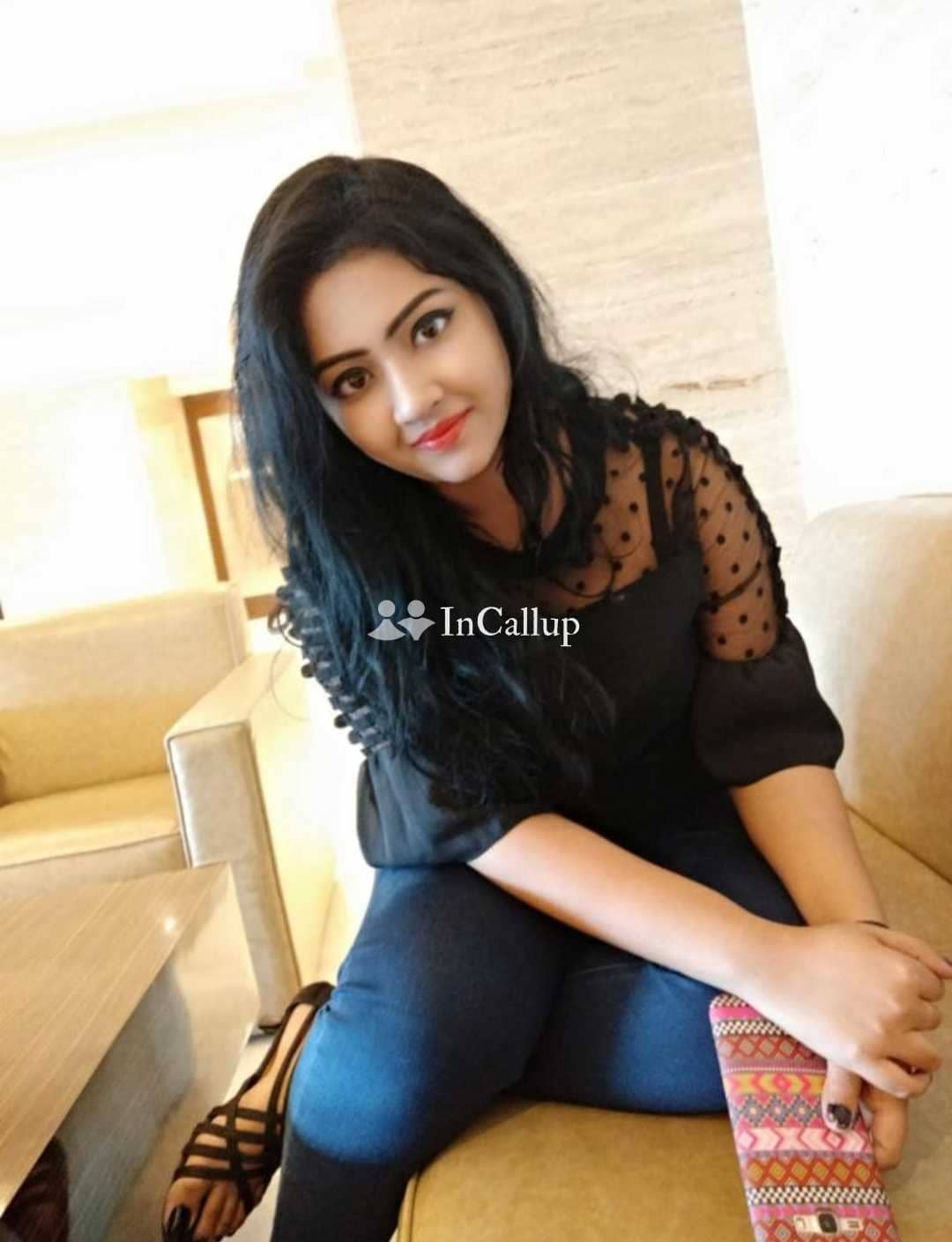 Pooja patel hot call 8252103198 girl service available in parovide service - Call Girls in Durgapur
