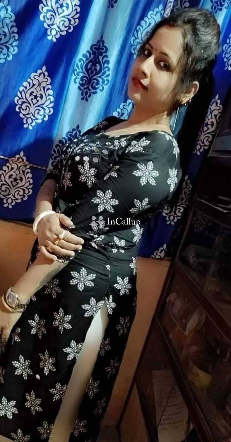 naughty only cash payment twenty year old call girls girl available stunning black hair and brown body - Call Girls in Durgapur