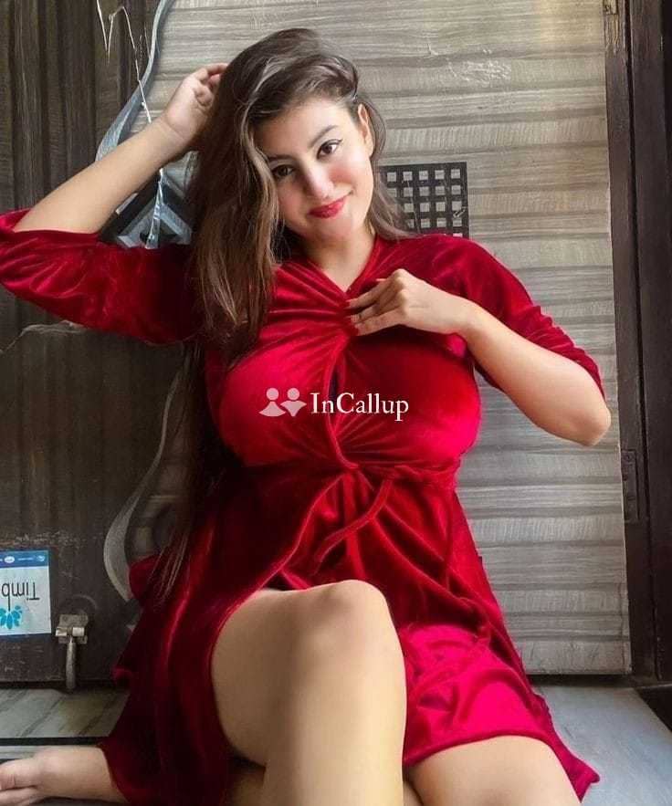 Hire↣Young Call Girls in Radisson Blu Hotel, New Delhi Dwarka ☎9818470885⭐✔️ Female Escorts Service in Delhi NCR - Call Girls in Dwarka