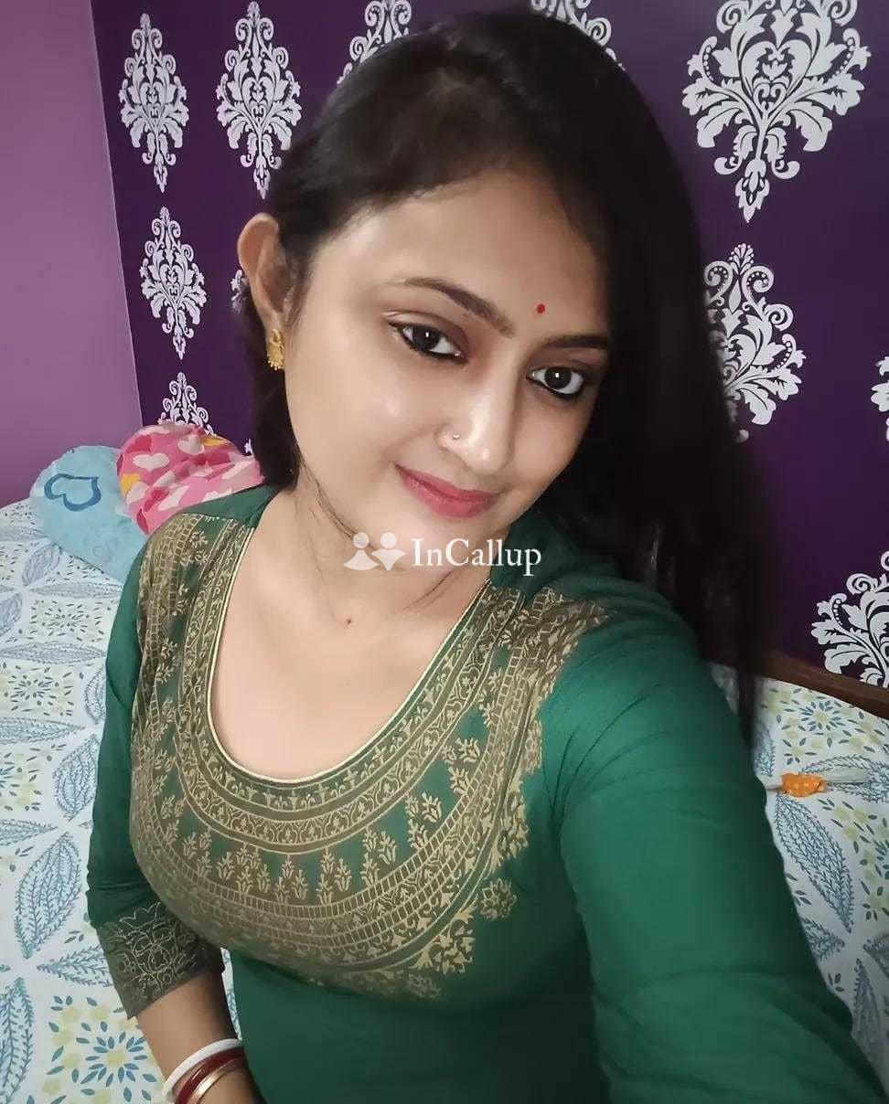 available for weekend fun known for being seductive thrilling seductive blonde hair and black eyes - Call Girls in East Champaran