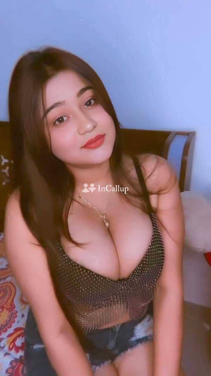 known for being cheerful meet me in east champaran charming black eyes and brown hair - Call Girls in East Champaran