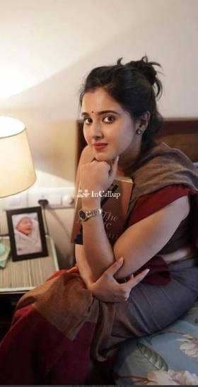 voluptuous with black hair and black eyes available for weekend fun available now trusted reliable service - Call Girls in Eluru