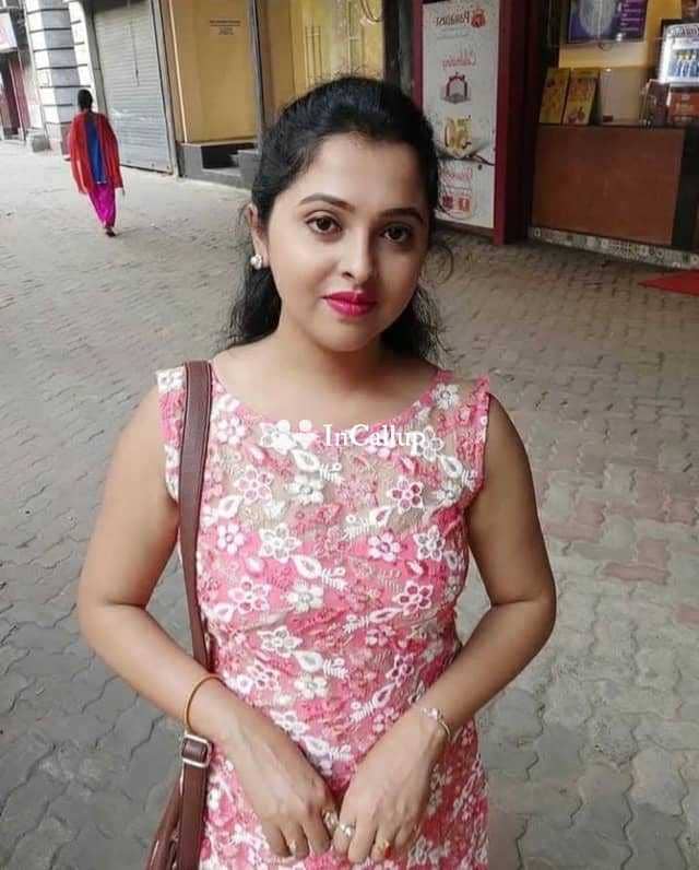 elite escort in eluru known for being attractive available for weekend fun angelic black hair and brown eyes - Call Girls in Eluru