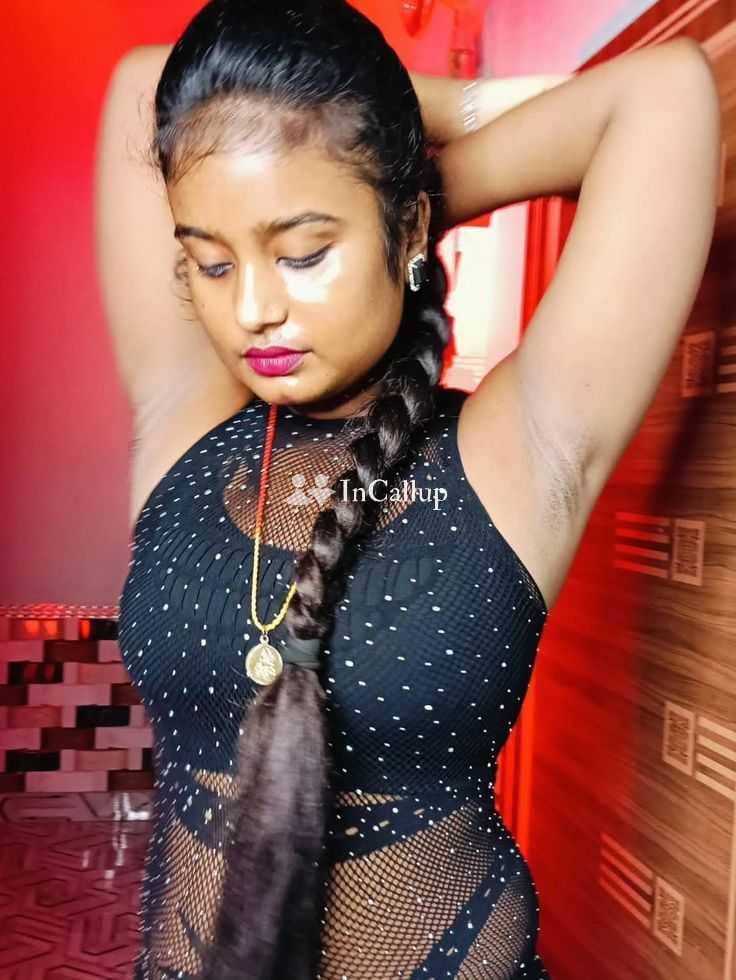 flirty kushi twenty six year old call girls babe tempting red eyes and green hair - Call Girls in Farrukhabad