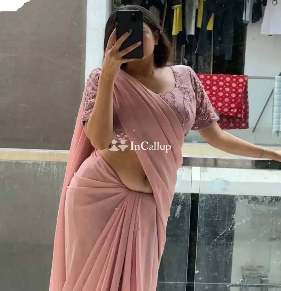 young priya sharma nineteen year old call girls beauty angelic black hair and black eyes - Call Girls in Firozabad