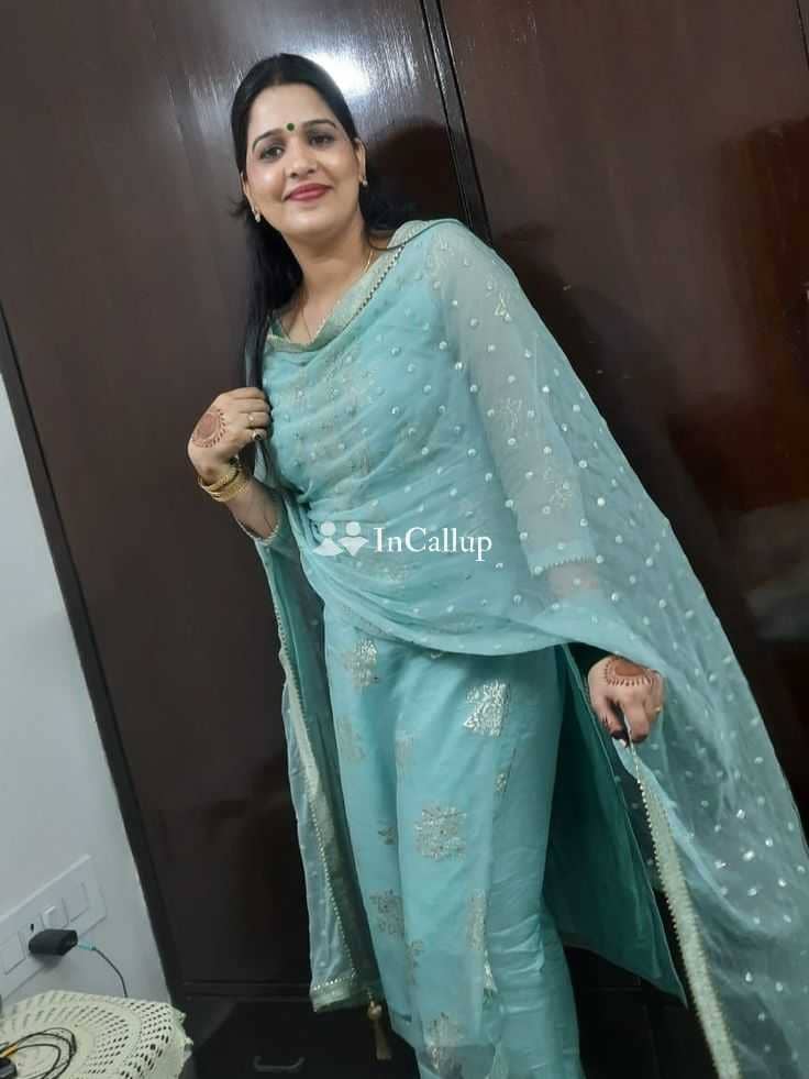 Riya Kumari call girl service 💯❤️💯 full enjoy and unlimited short yt fgno - Call Girls in Gandhinagar
