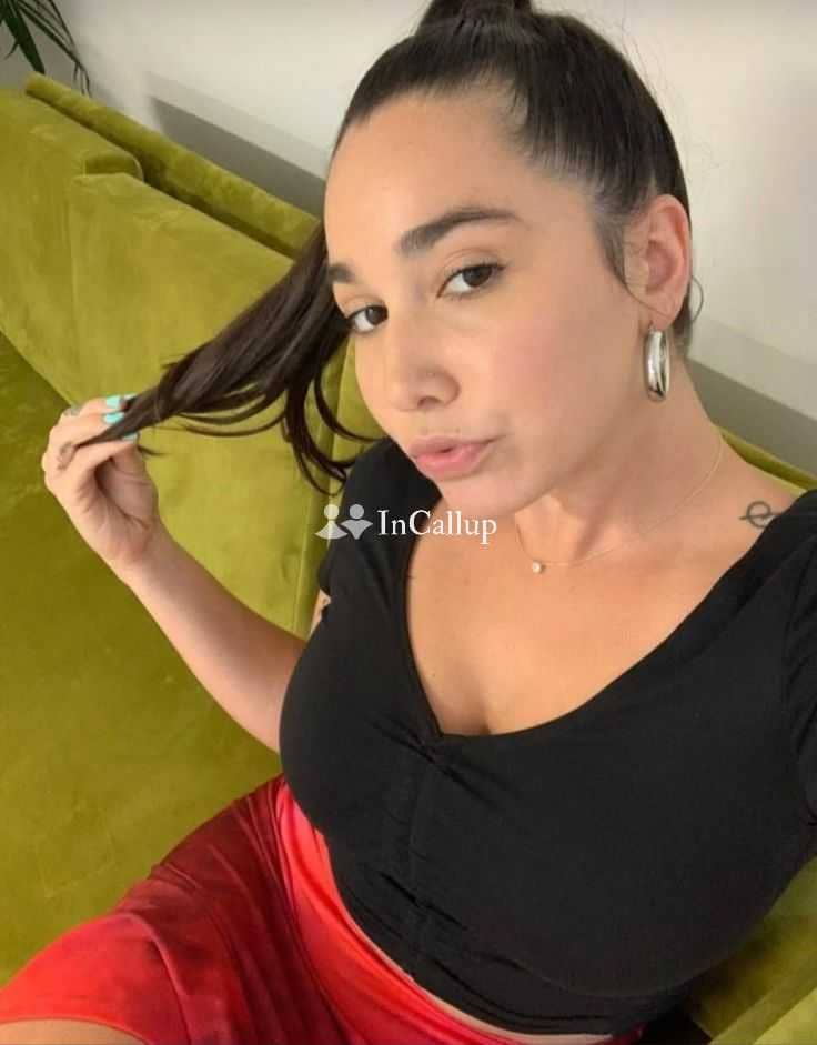 escort girl from gariaband available for girlfriend experience with black body type and brown eyes - Call Girls in Gariaband