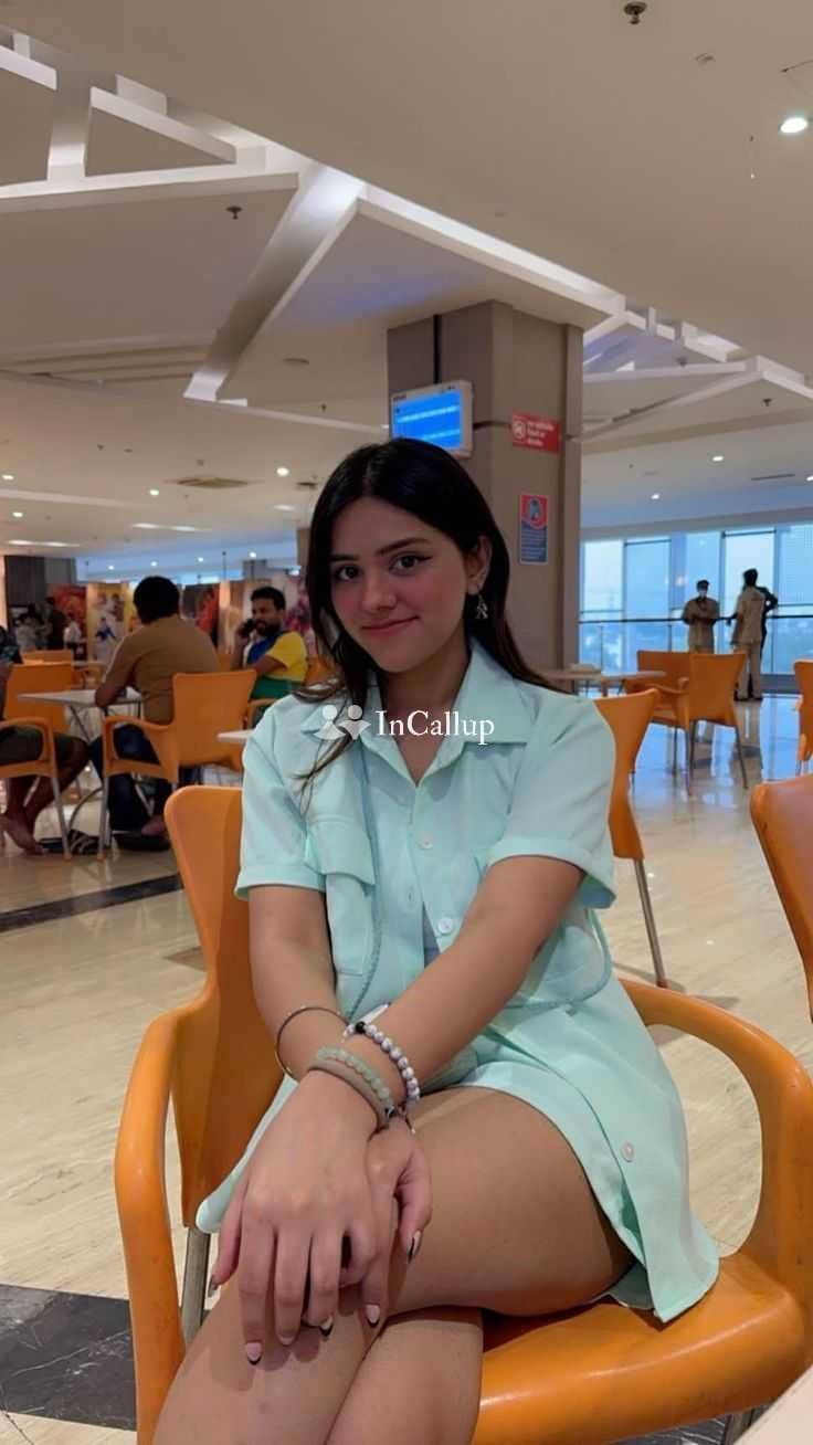 model look with black eyes and brown hair glamorous sristy twenty one years old call girls available for casual fun - Call Girls in Golaghat