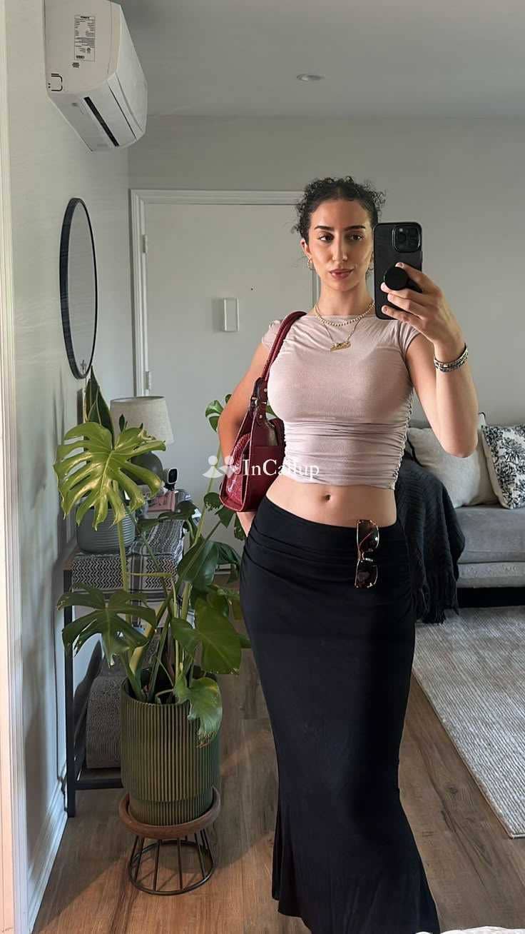 available for home visits fresh black hair and black eyes known for being glamorous exclusive - Call Girls in Gonda