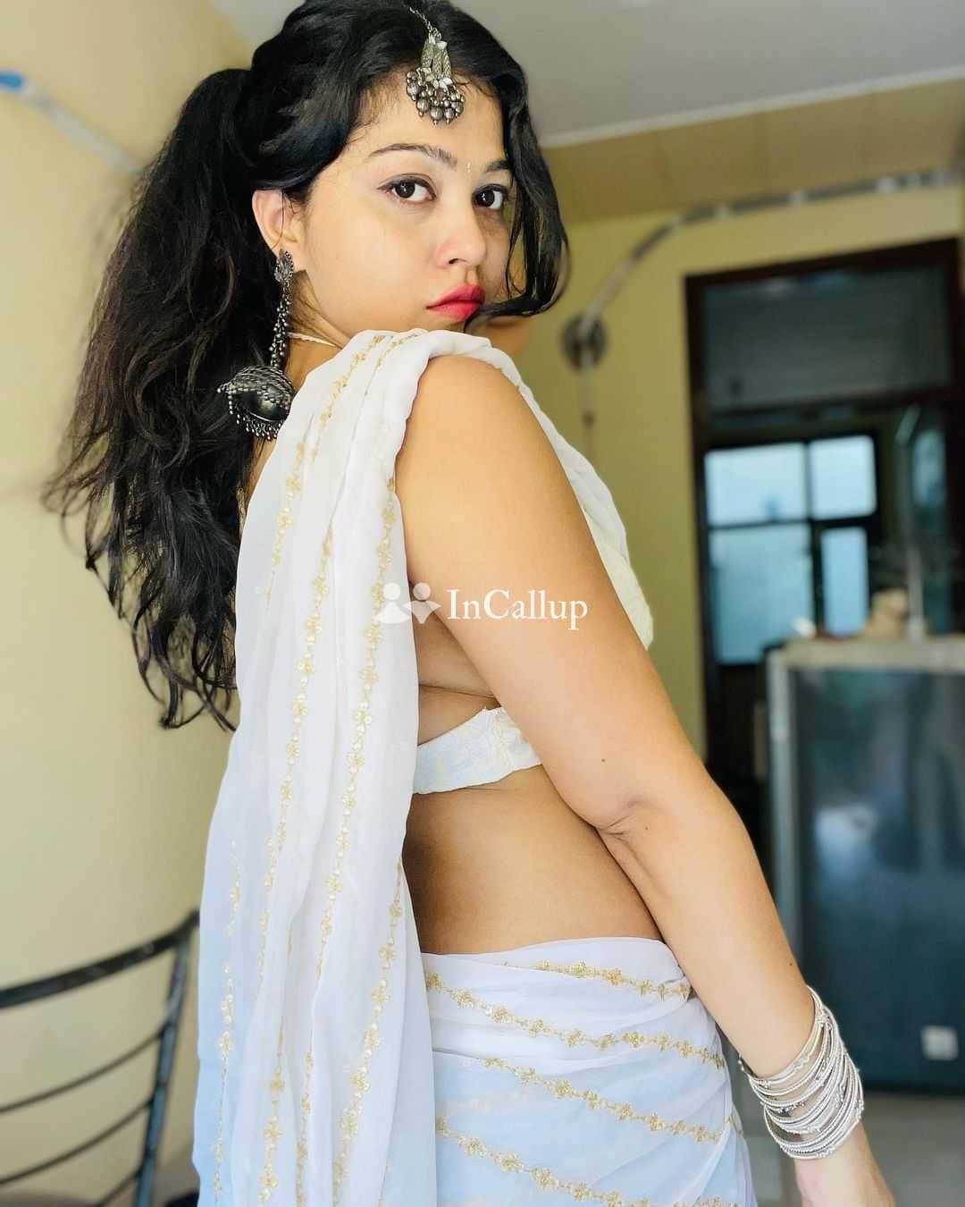 Gopalganj CALL GIRLIN ESCORT 92046/89957SERVICEINDEPENDENT KOMAL PATEL patana college girl avaible l - Call Girls in Gopalganj
