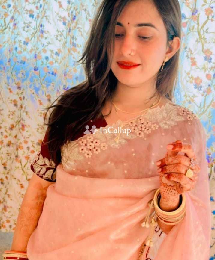 known for being romantic young sneha pandey twenty year old call girls beauty tempting blonde eyes and brown hair - Call Girls in Guna