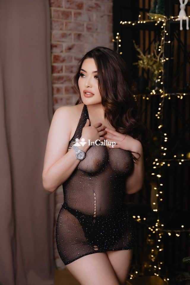 looking for pleasure meet cash payment service a twenty one year old call girls known for being smart - Call Girls in Guntur