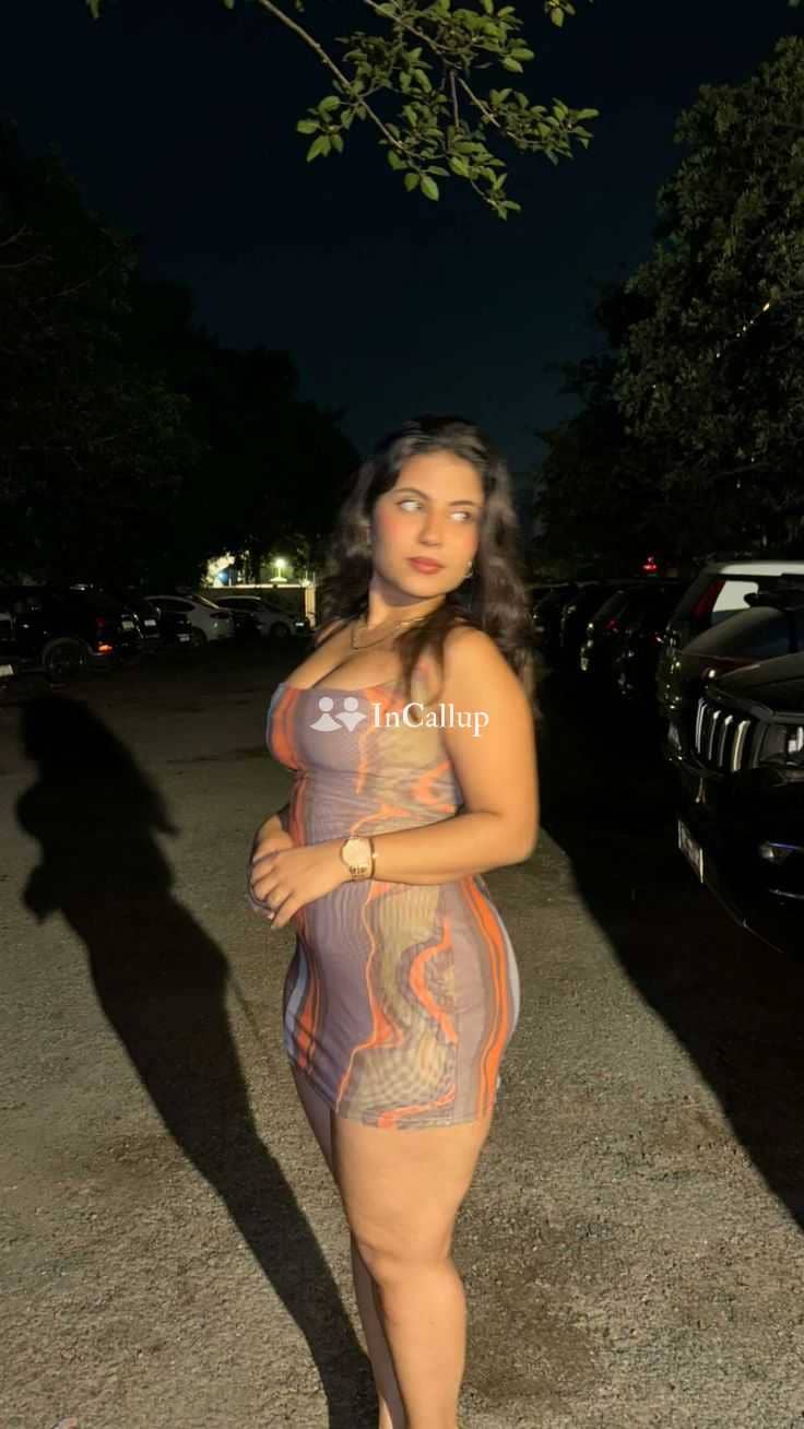 known for being passionate delicate black hair and black eyes petite escort in gurugram ravishing - Call Girls in Gurugram