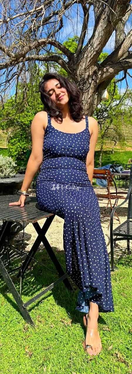 available for available anytime gorgeous smile and black hair discreet service in gurugram known for being creative - Call Girls in Gurugram