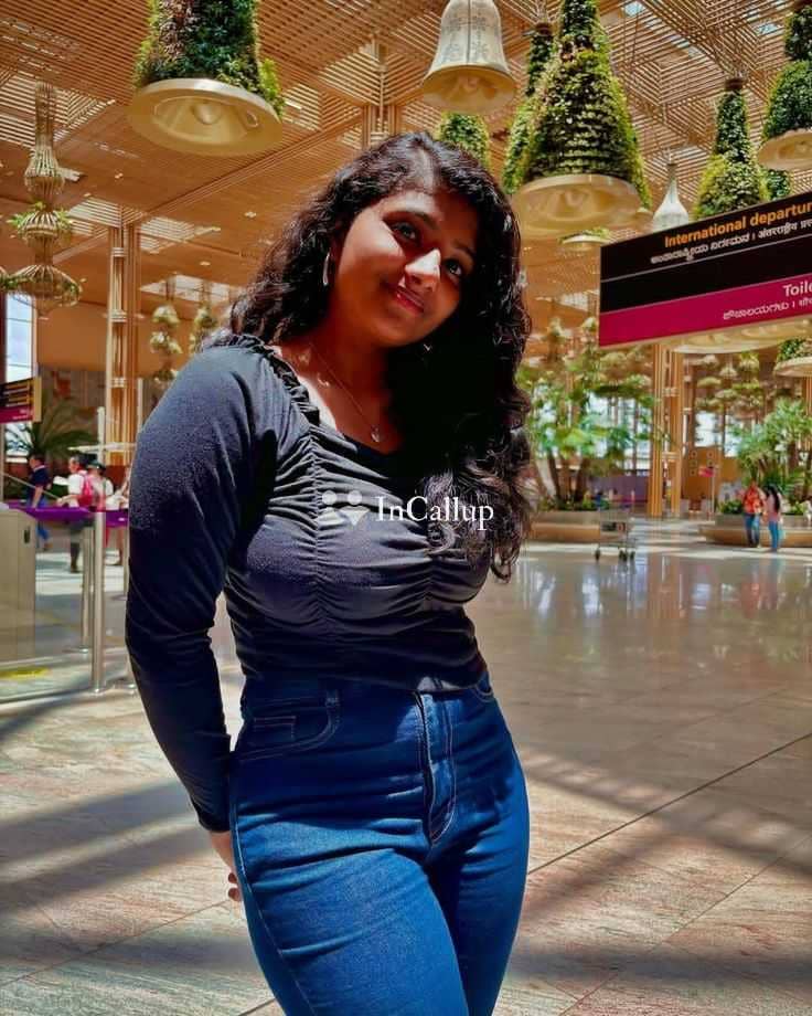 with busty body and black eyes curvy girl in gwalior available for available 24x7 - Call Girls in Gwalior