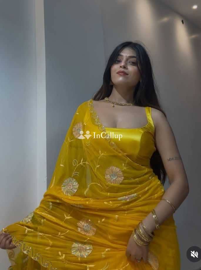 beautiful babe in gwalior known for being glamorous attractive black body and black eyes available for home visits - Call Girls in Gwalior