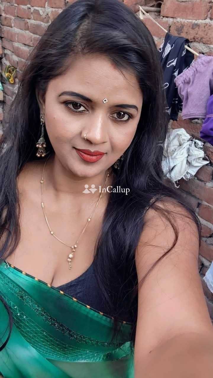 with blonde hair and black body type available for outcall meet priya a twenty one year old call girls - Call Girls in Haldia