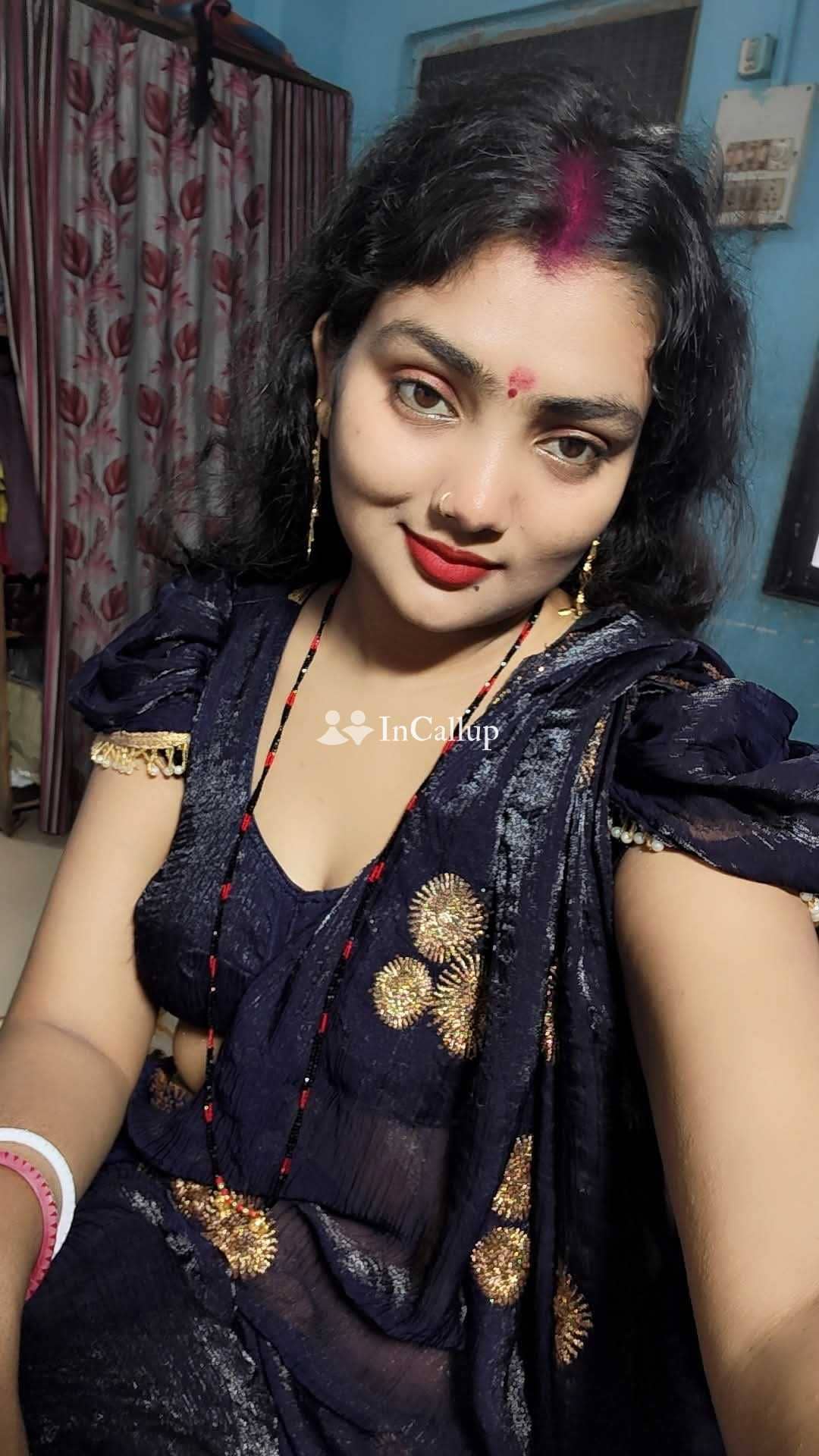 with black hair and brown eyes available for discreet meetings appointment in hazaribagh - Call Girls in Hazaribagh